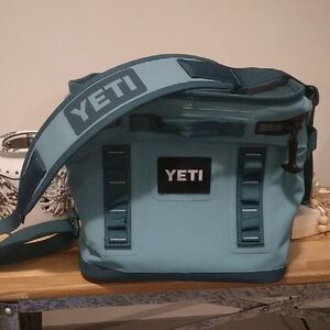 YETI Hopper Flip 12 Cooler